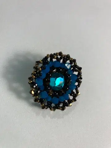 터콰이즈 블루 비즈 자수 브로치 클래식 앤티크풍