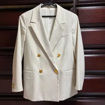 미라 오웬 Mila Owen 금장 버튼 더블 브레스트 컴팩트 자켓