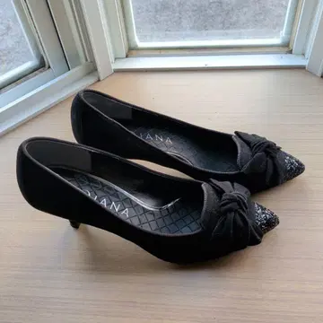 DIANA 블랙 하이힐 펌프스