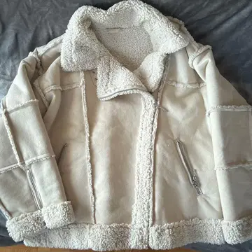 jouetie 무스탕 코트 베이지