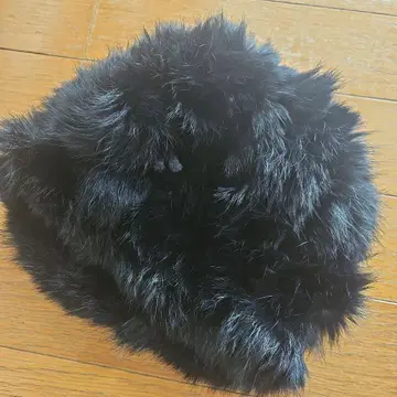 블랙 퍼 라운드형 니트 모자