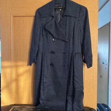 JUSGLITTY 네이비 도트 트렌치코트 사이즈 1