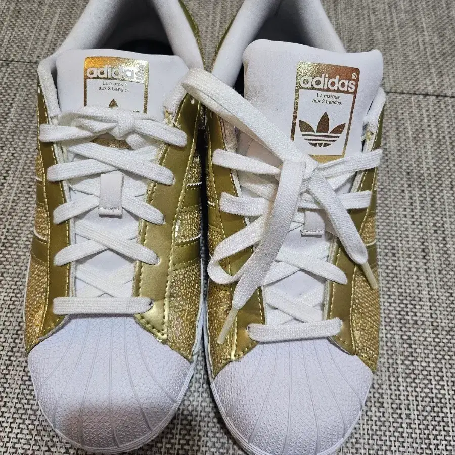 adidas gazelle silver green womens adidas Samba OG Gold Metallic Cracked Leather Women's – Lilac Blonde main image 1