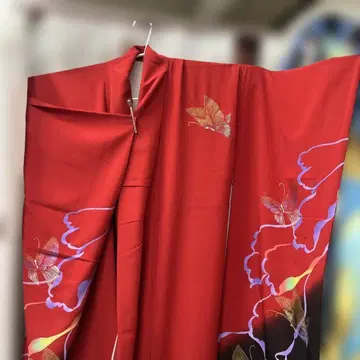 빨간 나비 무늬 후리소데