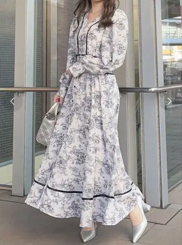 rienda 꽃무늬 원피스 2023SS