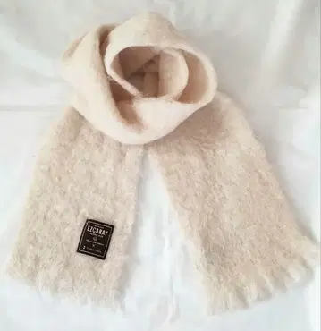 만타스 에스카라이 MANTAS ESCARAY 모헤어 혼방 머플러 화이트