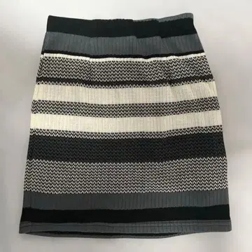 스트라이프 타이트 스커트 M 사이즈 니트