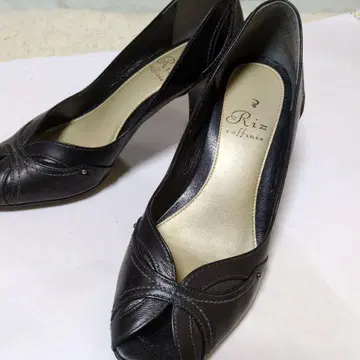 Riz Raffinee 블랙 하이힐 22.5cm