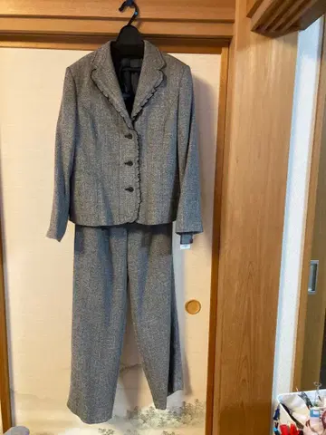 COPIA 프릴 달린 그레이 셋업