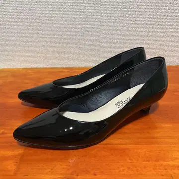 새상품급 히미코 에나멜 스틸레토 펌프스 23.5cm 블랙