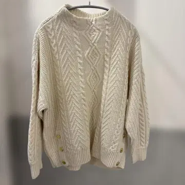 아이보리 케이블 니트 스웨터 프리 사이즈