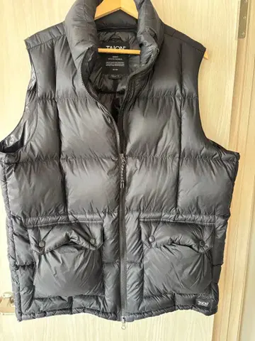새상품급 TAION 마운틴 패커블 볼륨 다운 베스트 BLACK L 사이즈