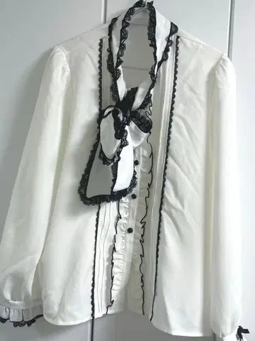 DearMyLove 레이스 프릴 가득 고급 보타이 리본 블라우스 4L