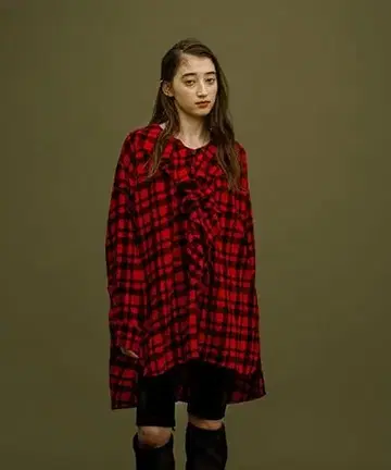 [ 카네하라 히로카즈 콜라보 ] 가는 골 체크 모듬 프릴 튜닉 셔츠