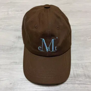 mucent 캡 브라운