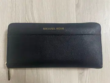 MICHAEL KORS 블랙 장지갑