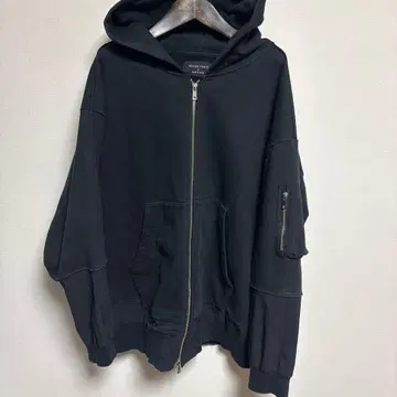 UNITED TOKYO 블랙 후드티 사이즈 2