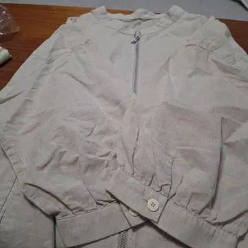 크로커다일 베이지 풀 집업 점퍼