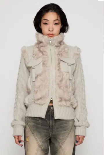 러그아젬 케이블 니트 퍼 블루종 아이보리