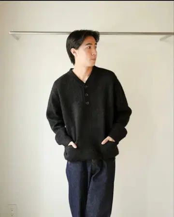 미사용 Bonbon 헨리넥 스웨터 블랙 L