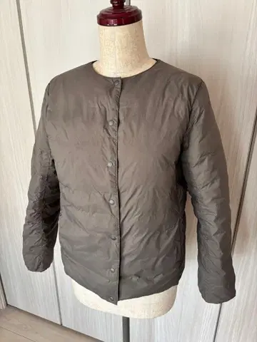 새상품급 무인양품 경량 다운 포켓터블 노카라 자켓 L 사이즈