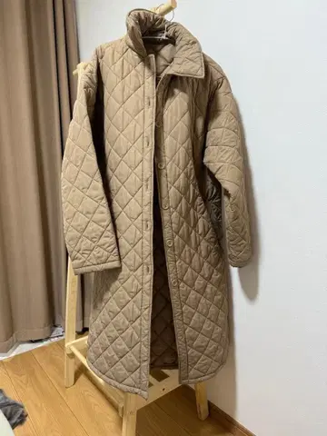 베이지 퀼팅 롱 코트 M