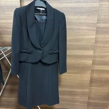 블랙 원피스 슈트