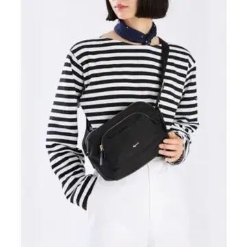 미사용 새상품 agnes b. 에네스베 숄더백 FT03A-04