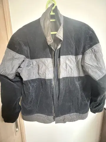 블랙과 그레이의 퀼팅 자켓 L 사이즈