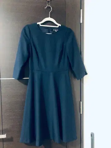 STRAWBERRY FIELDS 네이비 원피스 사이즈 1