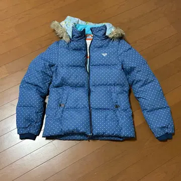 roxy 도트 무늬 퍼 달린 블루 다운 자켓