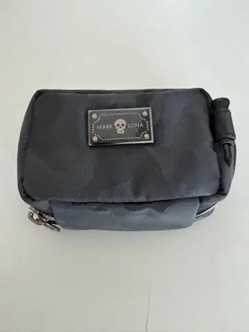 [새상품 미사용] MARK & LONA 볼 파우치 블랙 카모 패턴