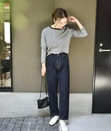 OURHOME 코다와리 실루엣의 데님 팬츠