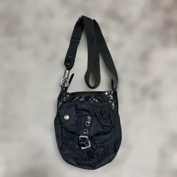 TOUGH MILITARY SURPLUS 블랙 숄더백