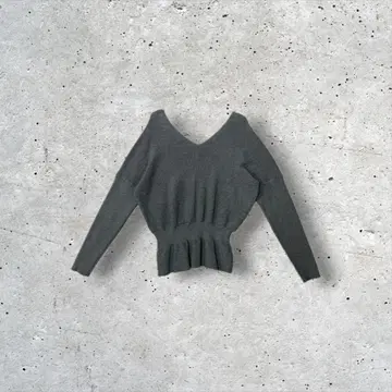 그레이 V넥 크롭 니트 스웨터