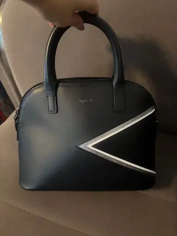 agnis b. 블랙 가죽 핸드백