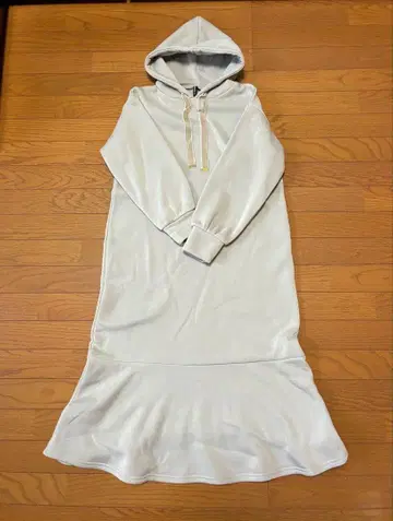 미사용 후드 부착 맨투맨 머메이드 원피스 택 포함 라이트 베이지 M