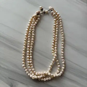 미에 펄 목걸이 꽃 모티브 포함