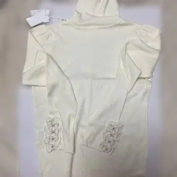 GALLERY VISCONTI 화이트 니트