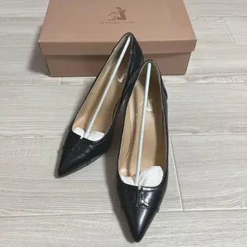 BOUTIQUE OSAKI 22.5 블랙 펌프스