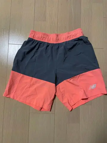 뉴발란스 M 사이즈 숏팬츠 그레이/오렌지