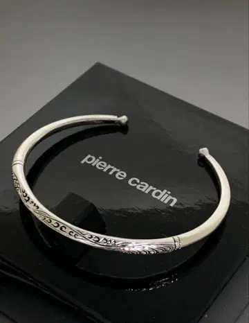 피에르 가르뎅 뱅글