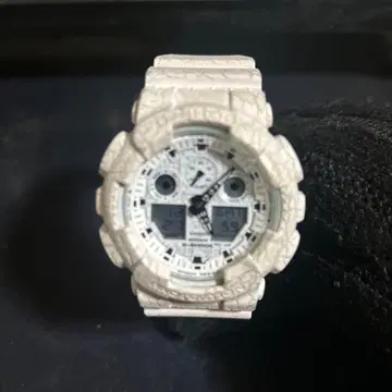 G-SHOCK 화이트 디지털 워치