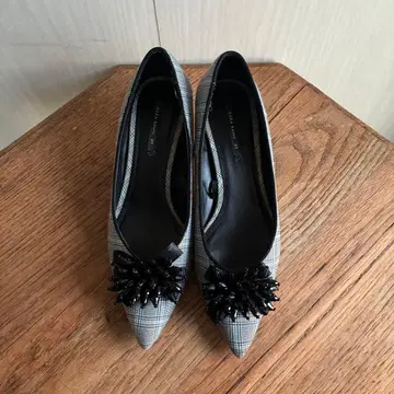 ZARA 그레이 계열 체크 하이힐 펌프스