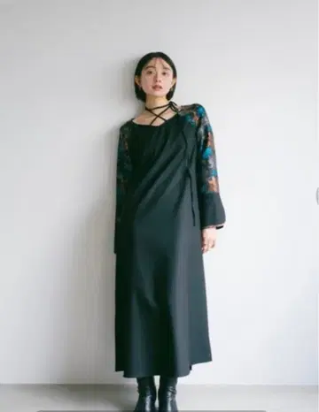 sahara marte 크로스 넥 자카드 드레스