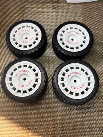 온로드 타이어 휠 4세트