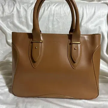 새상품급 FURLA 브라운 가죽 핸드백