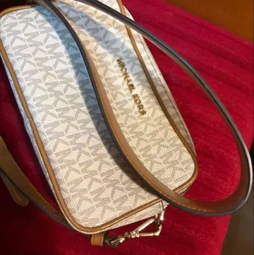 마이클코어스 숄더백 카메라백