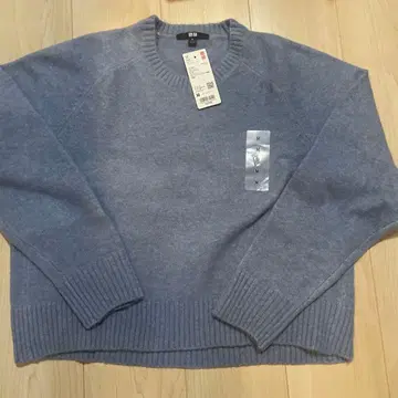UNIQLO 수플레얀 크루넥 스웨터 M 사이즈 라이트