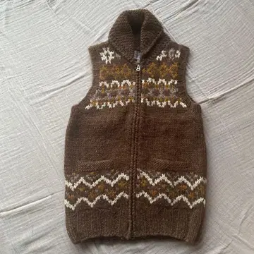 OMNIGOD 노르딕 무늬 니트 베스트